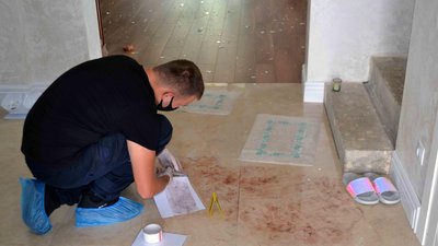 Під Рівним жінка застрелила чоловіка та поранила доньку, – поліція Під Рівним жінка застрелила чоловіка та поранила доньку, – поліція
