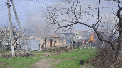 Пожежа внаслідок російських ударів по Великому Бурлуку