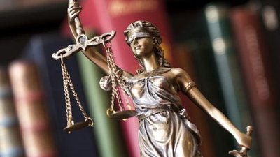 Вища рада правосуддя заявила, що припиняє роботу. Що сталося