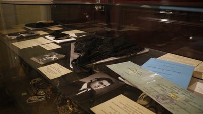 Старовинні квитки, костюми та декорації. Як працює музей в Одеському театрі опери та балету Старовинні квитки, костюми та декорації. Як працює музей в Одеському театрі опери та балету