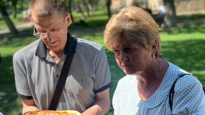 Іноземні волонтери в Тернополі готують піци для переселенців Іноземні волонтери в Тернополі готують піци для переселенців