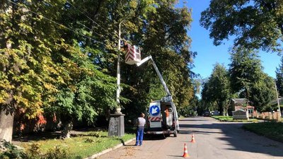 У Кам'янці-Подільському продовжують ліквідовувати наслідки негоди