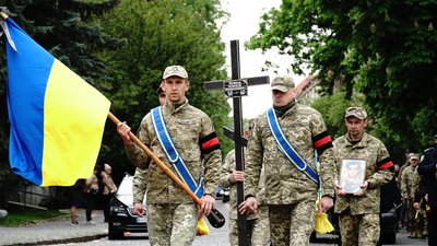 В Ужгороді попрощалися з полеглим захисником Олексієм Кобцем