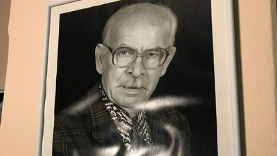Світлина Михайла Безпалька у фойє Тернопільського театру Світлина Михайла Безпалька у фойє Тернопільського театру