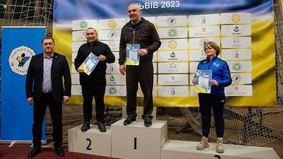 Кадетська збірна Кіровоградщини стала другою на чемпіонаті України з дзюдо Кадетська збірна Кіровоградщини стала другою на чемпіонаті України з дзюдо