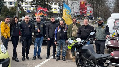 Замість мотофесту: у Черкасах зібралися байкери, щоб допомогти військовим на передовій
