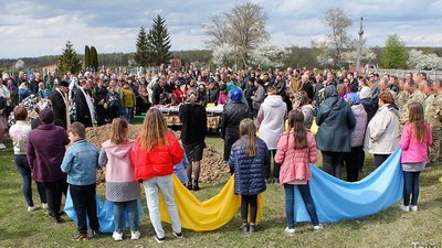 Житомирщина прощається зі своїми героями-оборонцями Житомирщина прощається зі своїми героями-оборонцями