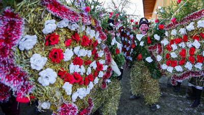 "Маланка була і за союзу, і в пандемію". Репортаж з наймасштабнішої на Буковині переберії "Маланка була і за союзу, і в пандемію". Репортаж з наймасштабнішої на Буковині переберії