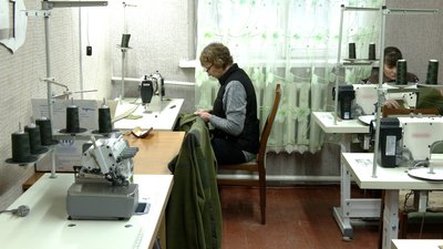 Нові робочі місця під час війни: у селі Тупичів на Чернігівщині відкрили швейну майстерню