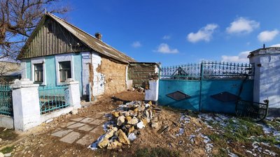 Відновлюють будинки та чекають на допомогу. Як живуть селяни на Миколаївщині Відновлюють будинки та чекають на допомогу. Як живуть селяни на Миколаївщині