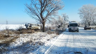 На Луганщині через ожеледицю перекинувся УАЗ газової служби з 10 працівниками На Луганщині через ожеледицю перекинувся УАЗ газової служби з 10 працівниками