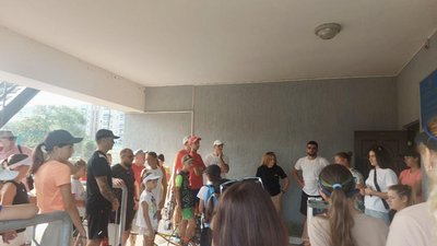 Учасники реєструються на сімейні змагання з тенісу, 26 серпня 2023, Хмельницький Учасники реєструються на сімейні змагання з тенісу, 26 серпня 2023, Хмельницький