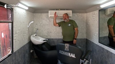 Мобільну перукарню для військових створили одеські волонтери Мобільну перукарню для військових створили одеські волонтери
