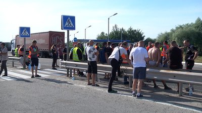 Чому далекобійники на Волині перекривали міжнародну трасу і що кажуть митники