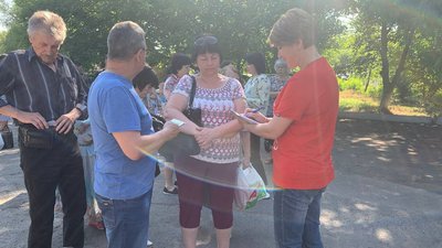 Дніпропетровщина: жителів Зеленодольської громади вивозять з обстрілюваних територій Дніпропетровщина: жителів Зеленодольської громади вивозять з обстрілюваних територій