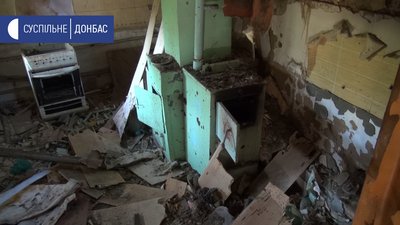 На лінії розмежування спецкомісія обстежує зруйновані обстрілами будинки На лінії розмежування спецкомісія обстежує зруйновані обстрілами будинки