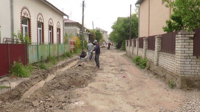 Десятки років без ремонту. У Франківську продовжили лагодити вулицю Стефаника