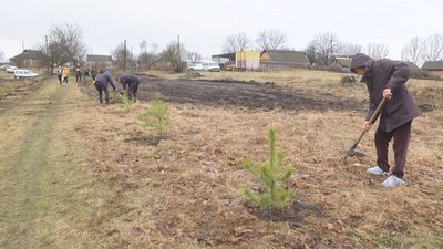 Під паркову зону виділили ділянку біля місцевого клубу. Під паркову зону виділили ділянку біля місцевого клубу.
