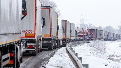 Через негоду в Одесі обмежили рух великовантажного транспорту