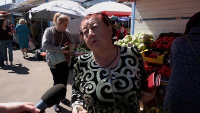 Херсонські помідори та полуниця з Греції: скільки коштують овочі та фрукти на ринку у Чернігові