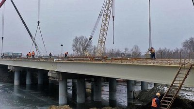 На трасі Дніпро-Решетилівка будують міст та дворівневу розв’язку