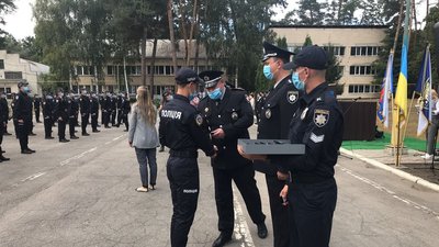У Сумах сотня курсантів-поліціянтів отримали перші погони У Сумах сотня курсантів-поліціянтів отримали перші погони