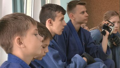 Тренуються, щоб вміти себе захистити: у Черкасах діти освоюють хортинг Тренуються, щоб вміти себе захистити: у Черкасах діти освоюють хортинг