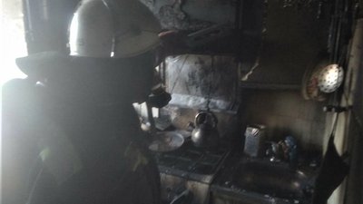 Пожежні врятували двох жителів Новомиргорода. Їх квартира горіла Пожежні врятували двох жителів Новомиргорода. Їх квартира горіла