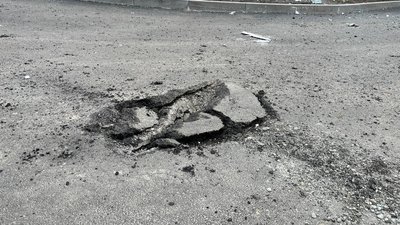 Внаслідок атаки військ РФ по Дніпру є пошкодження в одному з районів: що кажуть місцеві жителі