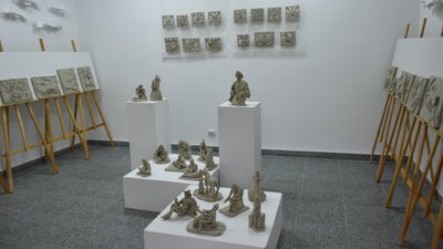 У виставці до 60-річчя Луцької художньої школи представлені роботи учнів
