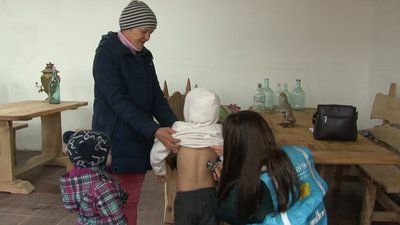 Немає ні лікарні, ні аптеки: мобільна бригада лікарів працює в одному з сіл Черкащини
