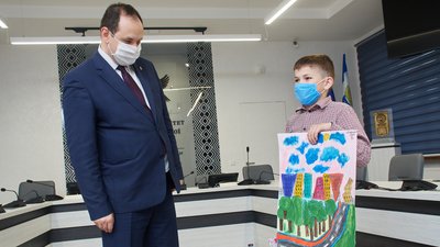 До Дня захисту дітей у Франківську нагородили переможців конкурсу малюнків До Дня захисту дітей у Франківську нагородили переможців конкурсу малюнків