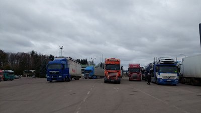 Водії вантажівок відновили рух, ПП "Медика-Шегині", 24 грудня 2023 року Водії вантажівок відновили рух, ПП "Медика-Шегині", 24 грудня 2023 року