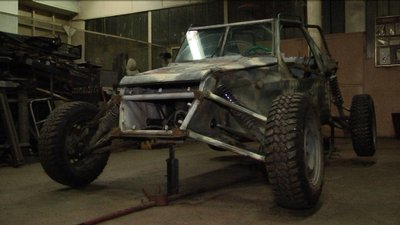 Легкий тактичний автомобіль БАГГІ для українських розвідників на схід збирає волонтер Денис Романовський