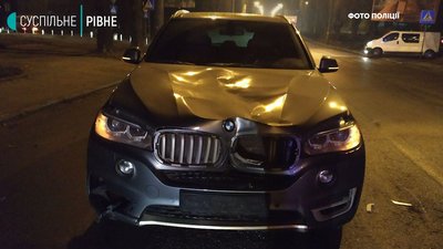 У Рівному зранку позашляховик збив жінку У Рівному зранку позашляховик збив жінку