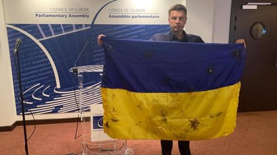 У ПАРЄ вирішили не карати Гончаренка за демонстрацію українського прапора