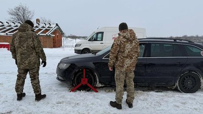 На кордоні з Угорщиною закарпатські прикордонники виявили викрадене авто