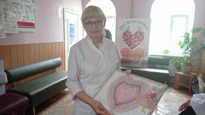 "Дякую тобі, лікарю". Як юні сумчани вітали медиків із професійним святом