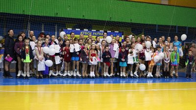 У Житомирі пройшли всеукраїнські змагання та Кубок України з фігурного катання на роликових ковзанах У Житомирі пройшли всеукраїнські змагання та Кубок України з фігурного катання на роликових ковзанах