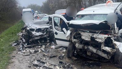 На Буковині в аварії загинув 22-річний пасажир, ще троє людей травмувались