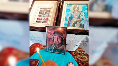 На Чернігівщині попрощалися з п'ятьма військовими, що загинули у боях на сході України На Чернігівщині попрощалися з п'ятьма військовими, що загинули у боях на сході України