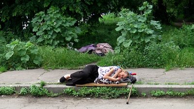 13 років без власного житла: житомирянка живе та ночує на вулиці