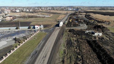 Роботи на дорозі Н-31 Дніпро-Решетилівка біля обходу Решетилівки Роботи на дорозі Н-31 Дніпро-Решетилівка біля обходу Решетилівки