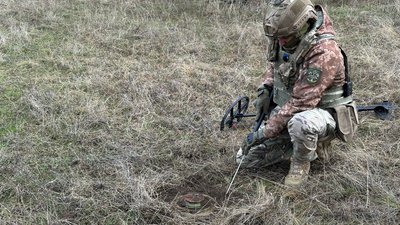 "Йдемо зі штурмовою групою першими". Сапер розповів особливості своєї роботи на південному напрямку "Йдемо зі штурмовою групою першими". Сапер розповів особливості своєї роботи на південному напрямку