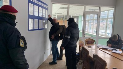 На КПП "Ужгород" відбулась екстрадиція засудженого в Словаччині українця На КПП "Ужгород" відбулась екстрадиція засудженого в Словаччині українця