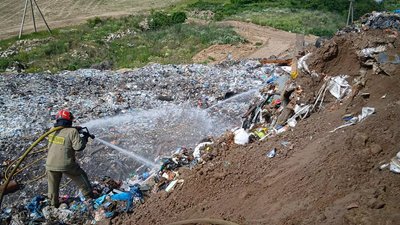 На сміттєзвалищі в Барвінку сталася 17-та від початку року пожежа