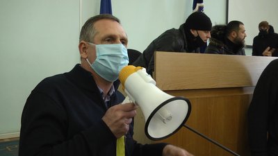 Житомиряни протестують проти підвищення тарифів – штурмом взяли приміщення облради (ОНОВЛЮЄТЬСЯ)