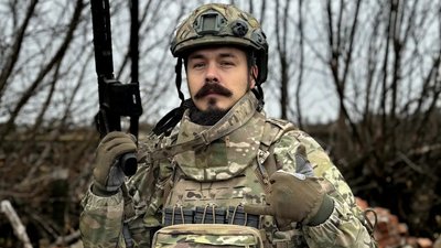«Коли кличуть в "Азов" — не варто відмовлятися»: Павло Дерев'янко про письменництво і службу «Коли кличуть в "Азов" — не варто відмовлятися»: Павло Дерев'янко про письменництво і службу