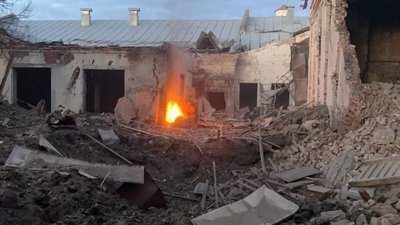 Обласний молодіжний центр після авіаудару Обласний молодіжний центр після авіаудару