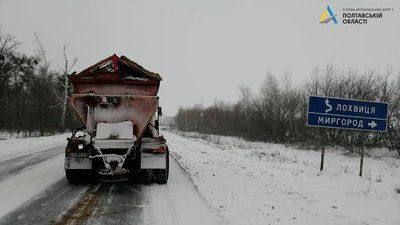 На Полтавщині через погоду досі діє обмеження на рух вантажівок На Полтавщині через погоду досі діє обмеження на рух вантажівок